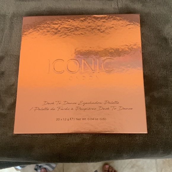 NWT 👁 Iconic London Desk to Dance Eyeshadow Palette - Picture 12 of 14